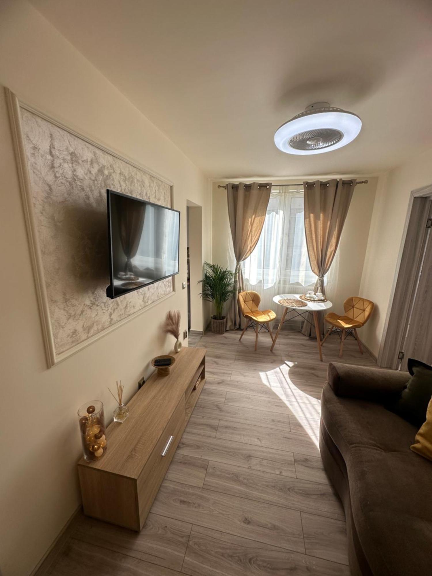 Апартаменты Angel House Дева Экстерьер фото